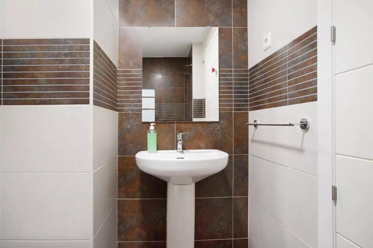Malaga Campus Apartment Parking Included Luaran gambar